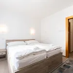 Sirak Ξενοδοχείο 3*