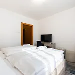 širák Szálloda