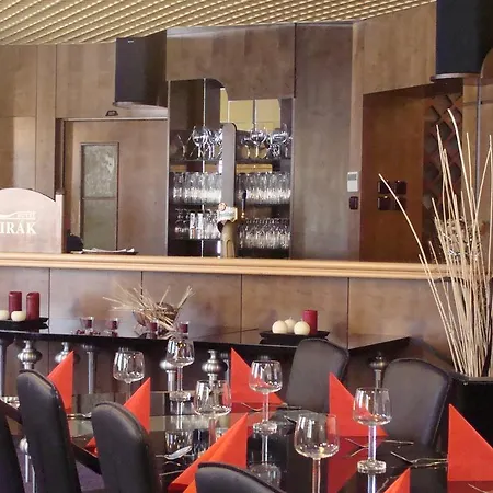 Sirak Hotel 3*
