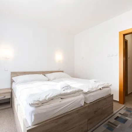 širák Hotel 3*