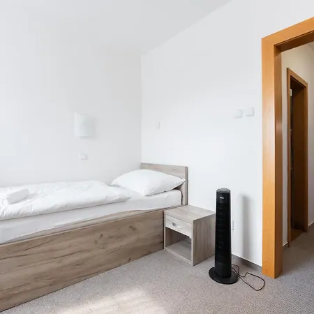 širák Hotel 3*