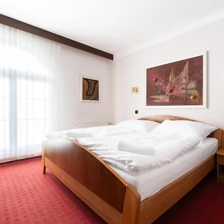 širák Hotel 3*