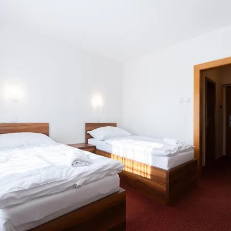 Hotel širák 3*