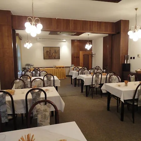Hotel Sirak 3*