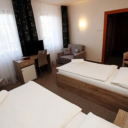 Hotel Sirak 3*