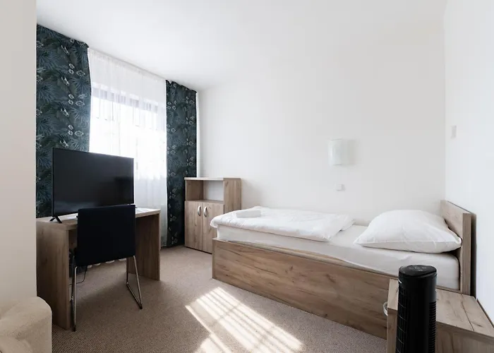 širák Hotel 3*