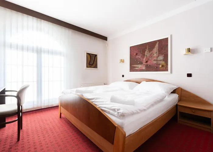 širák Hotel 3*