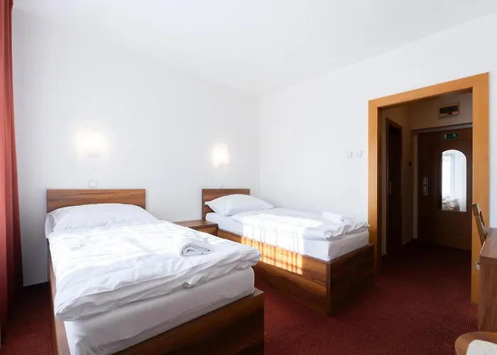 Hotel širák 3*