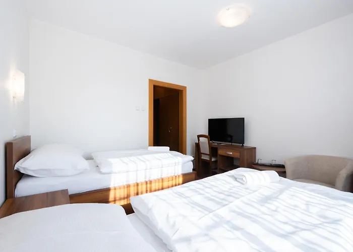širák Hotel 3*